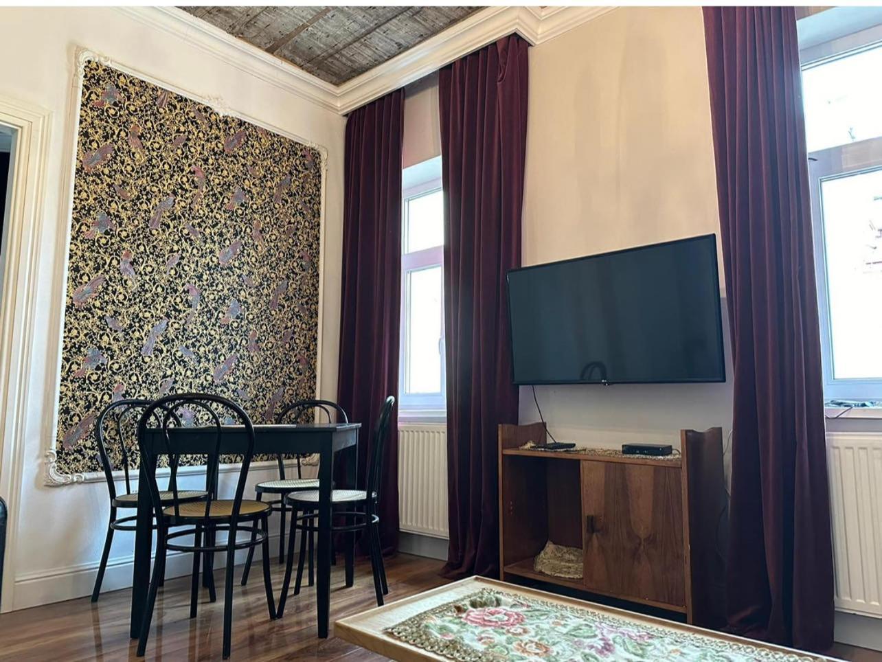 Crystal Apartment *